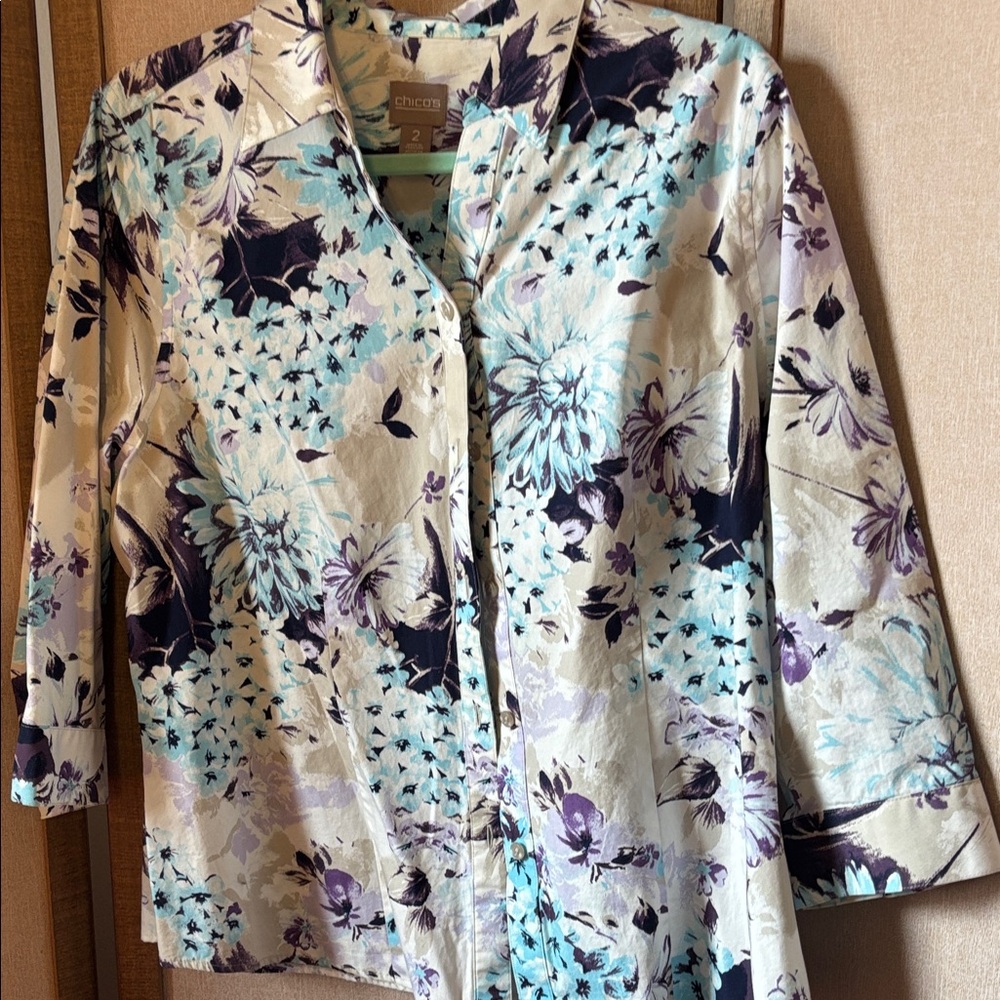 FINAL MARKDOWN Chico's Women's Floral Blouse - Cream, Purple, Blue 2 large
